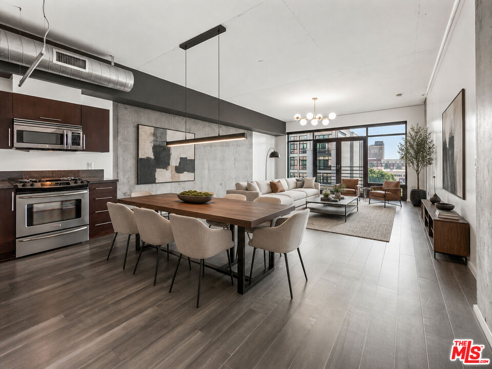 1111 S Grand Ave Unit: 716