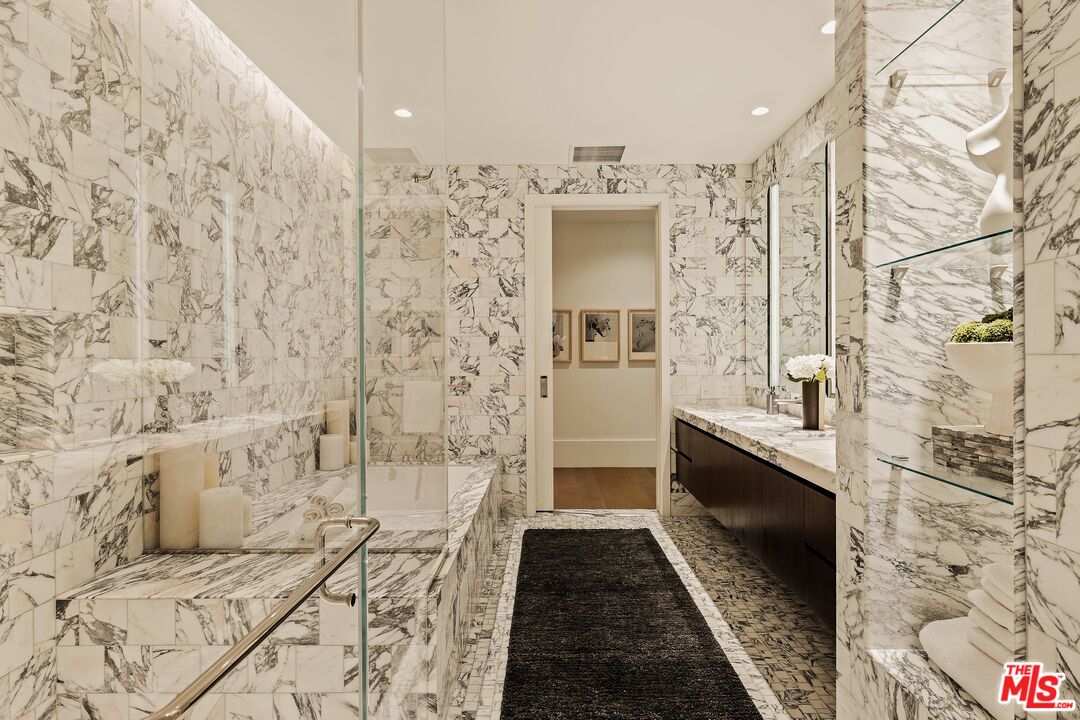 8420 W Sunset Blvd Unit: 107