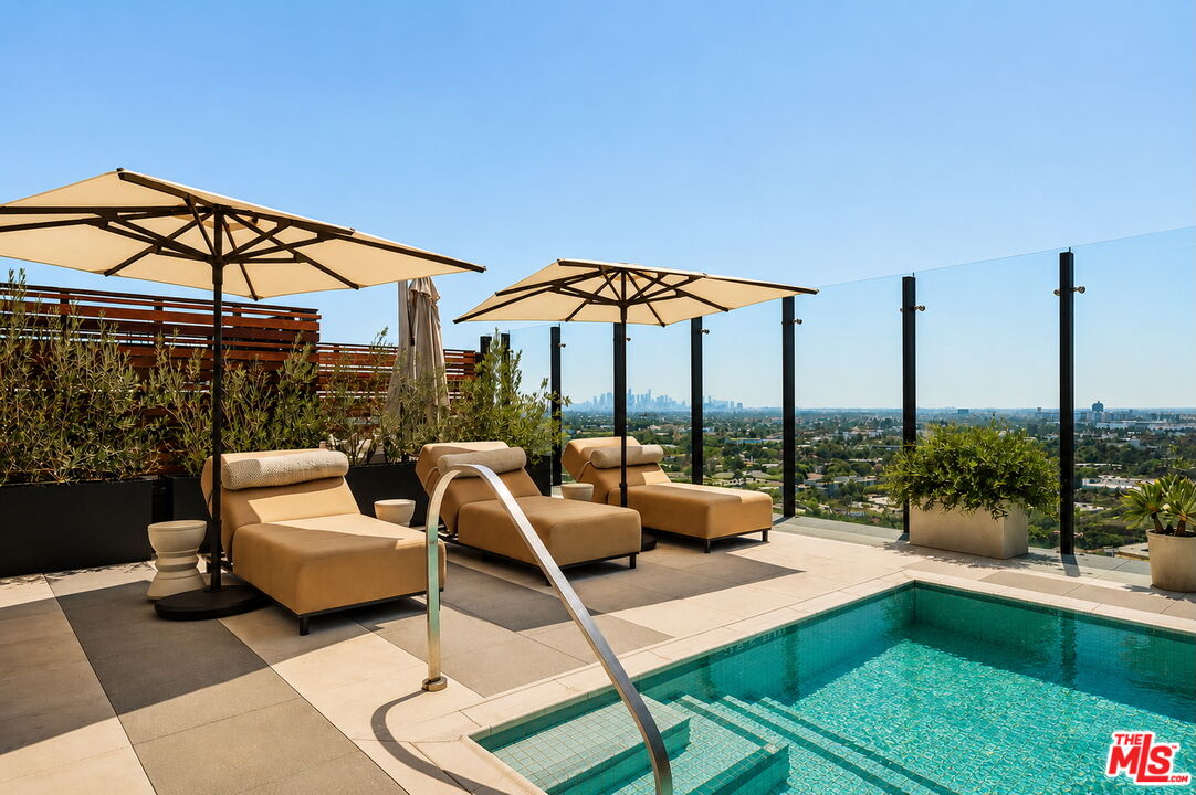 8420 W Sunset Blvd Unit: 107