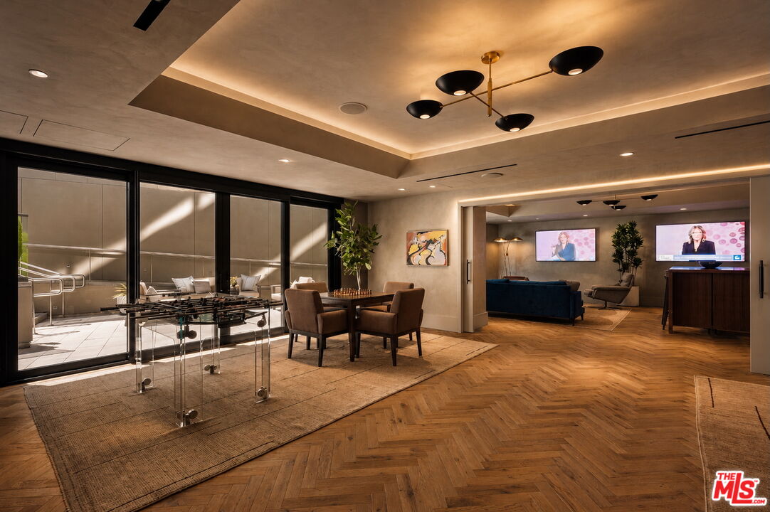 8420 W Sunset Blvd Unit: 107