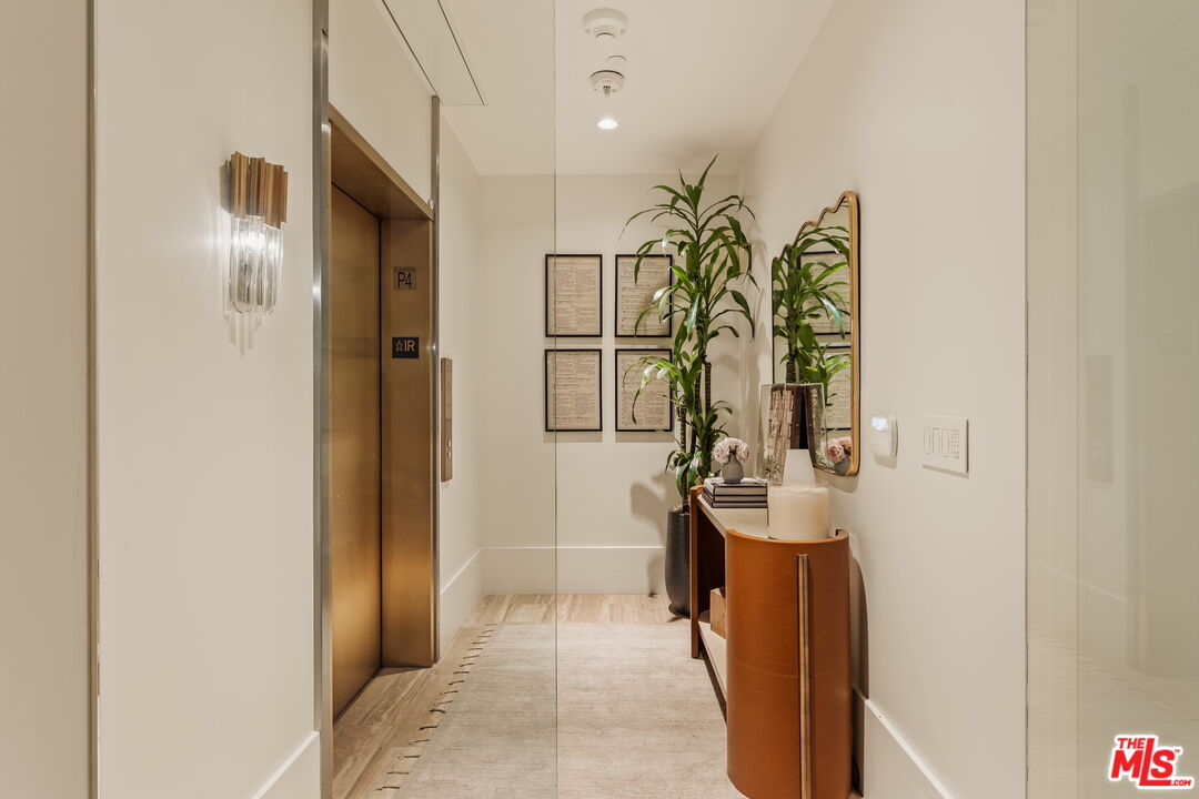 8420 W Sunset Blvd Unit: 107