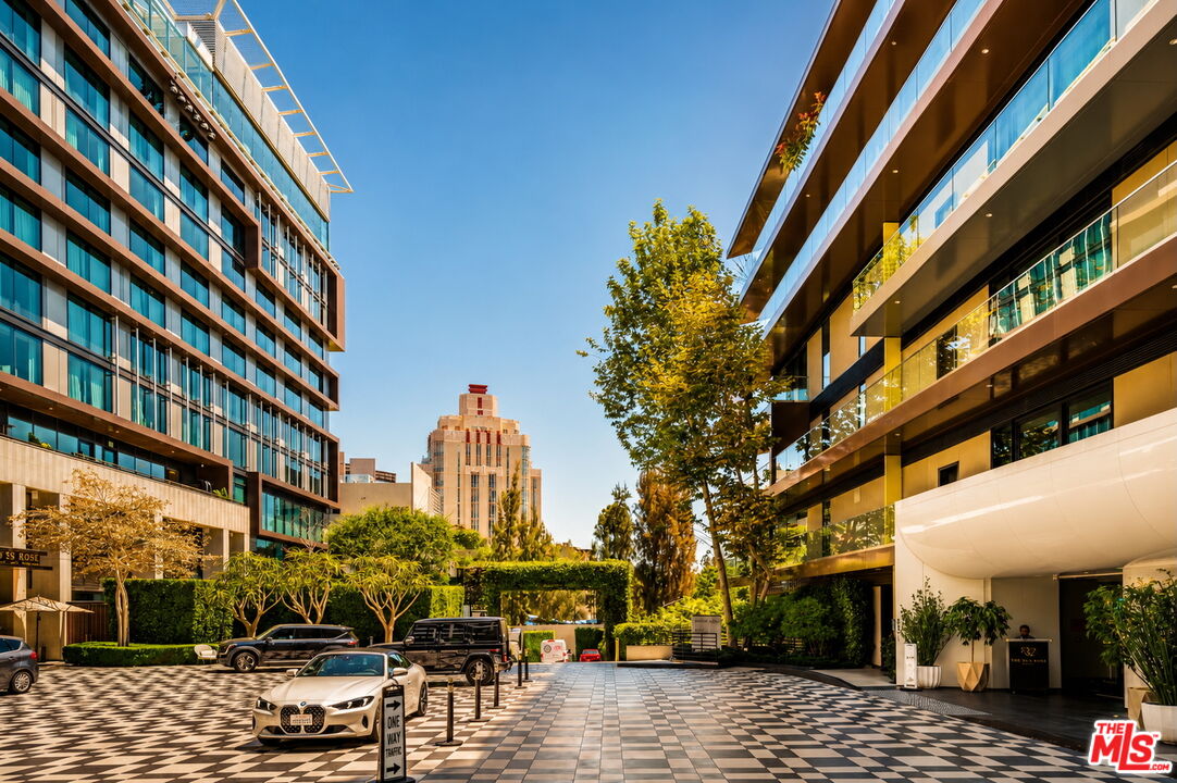 8420 W Sunset Blvd Unit: 107