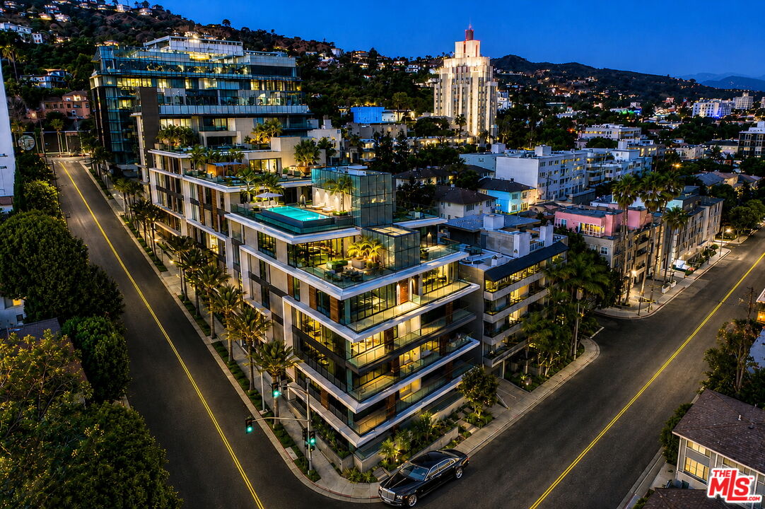 8420 W Sunset Blvd Unit: 107