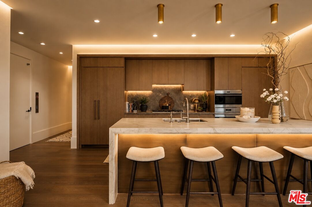 8420 W Sunset Blvd Unit: 107