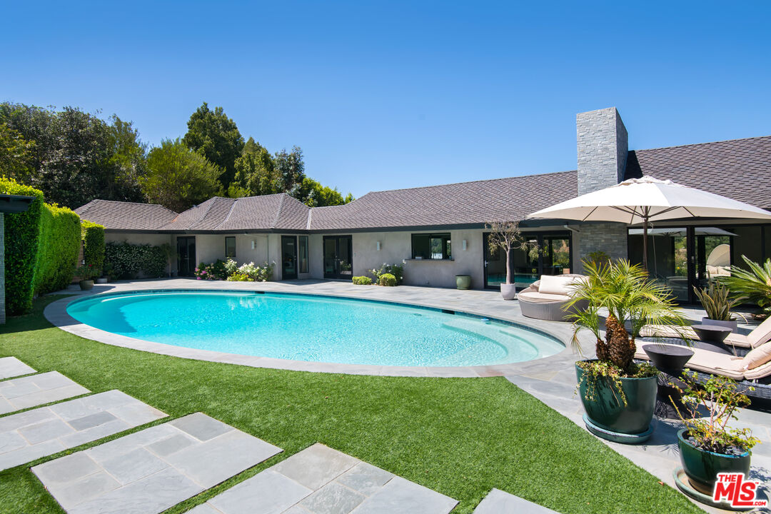 3035 Lake Glen Dr