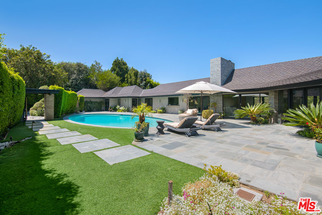 3035 Lake Glen Dr