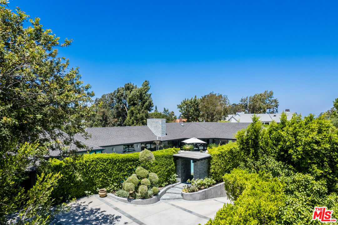 3035 Lake Glen Dr