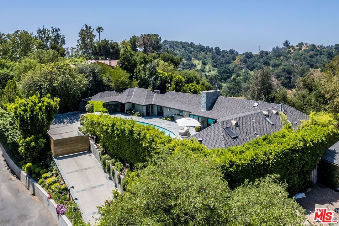 3035 Lake Glen Dr
