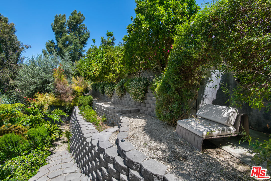 3035 Lake Glen Dr
