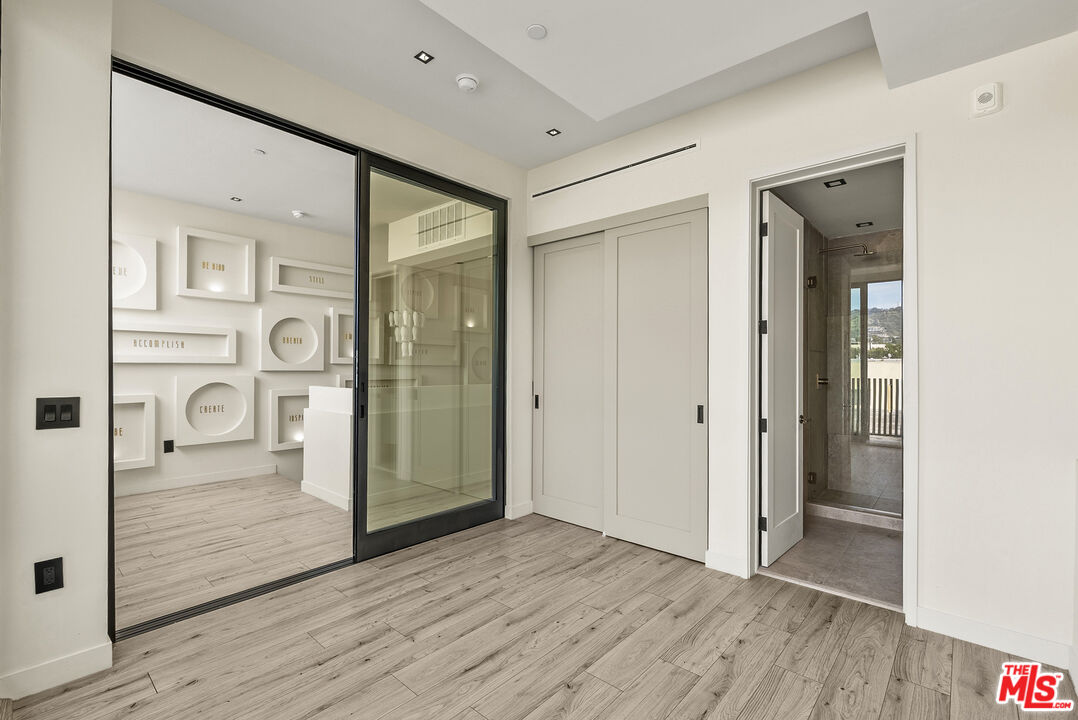 1021 N Ogden Dr Unit: PH 6