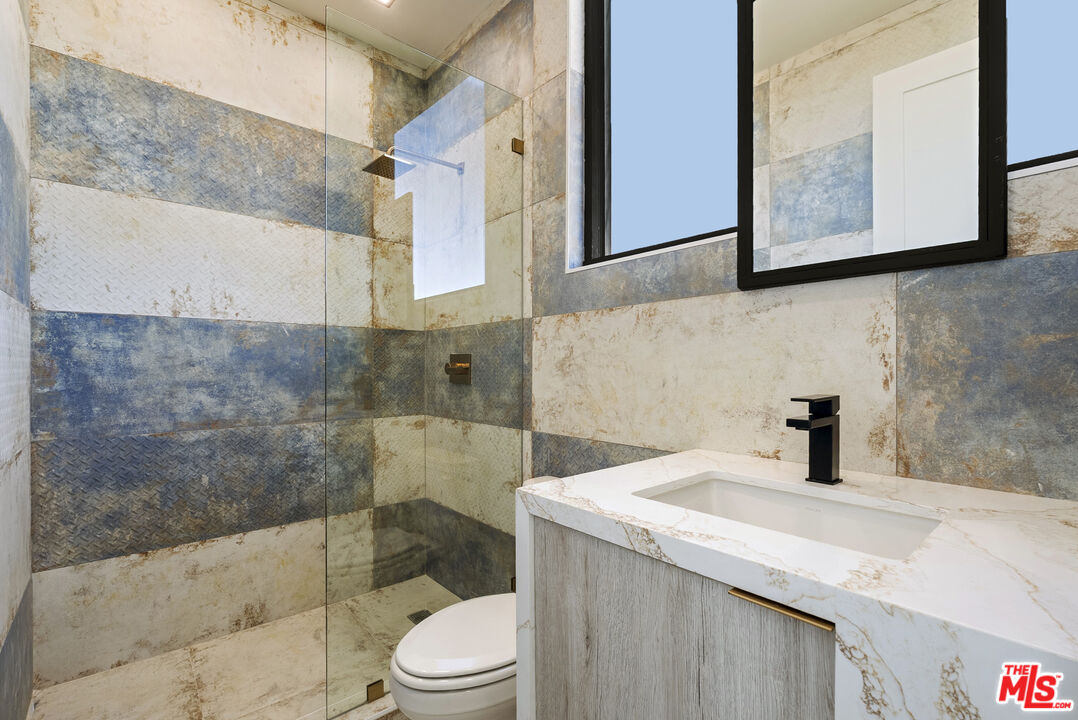 1021 N Ogden Dr Unit: PH 7