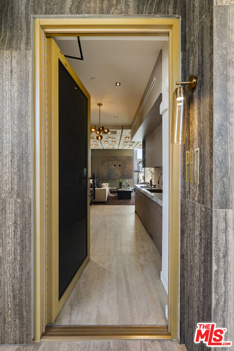 1021 N Ogden Dr Unit: PH 7
