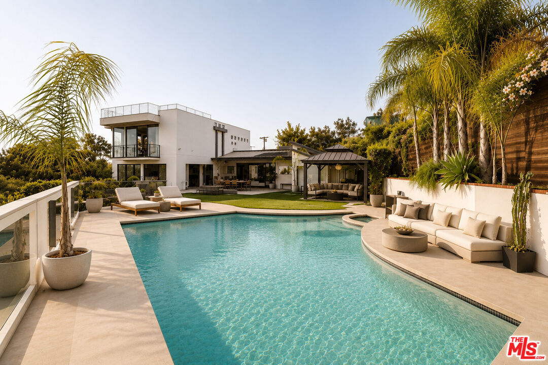 7405 Pyramid Pl