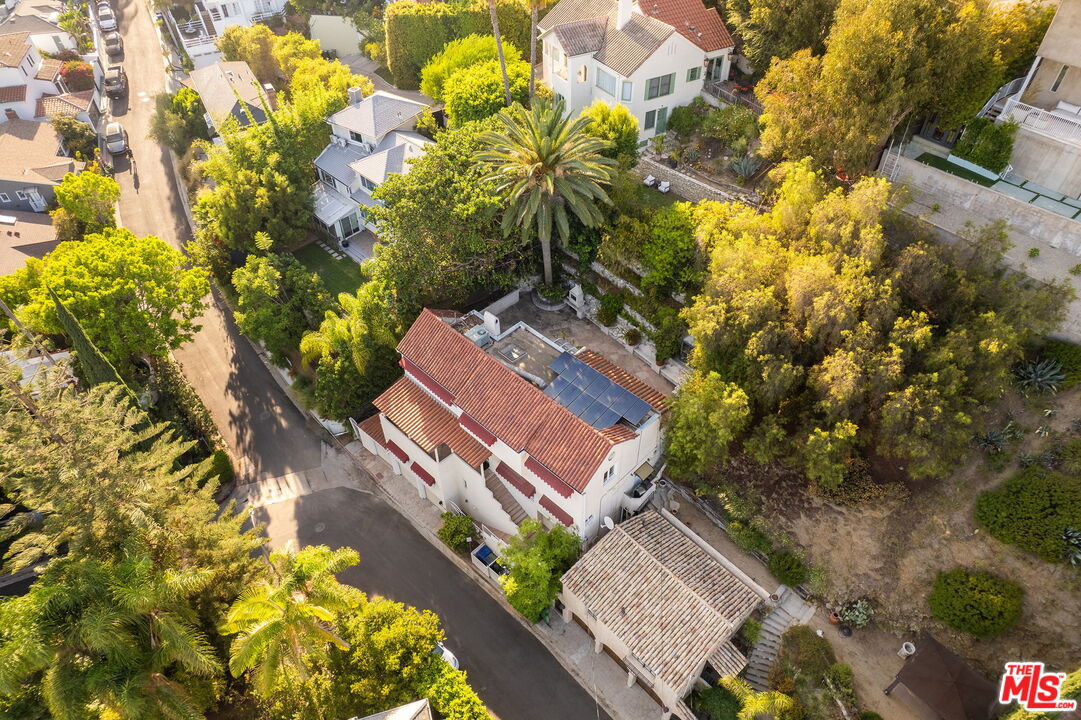 7887 Hillside Ave