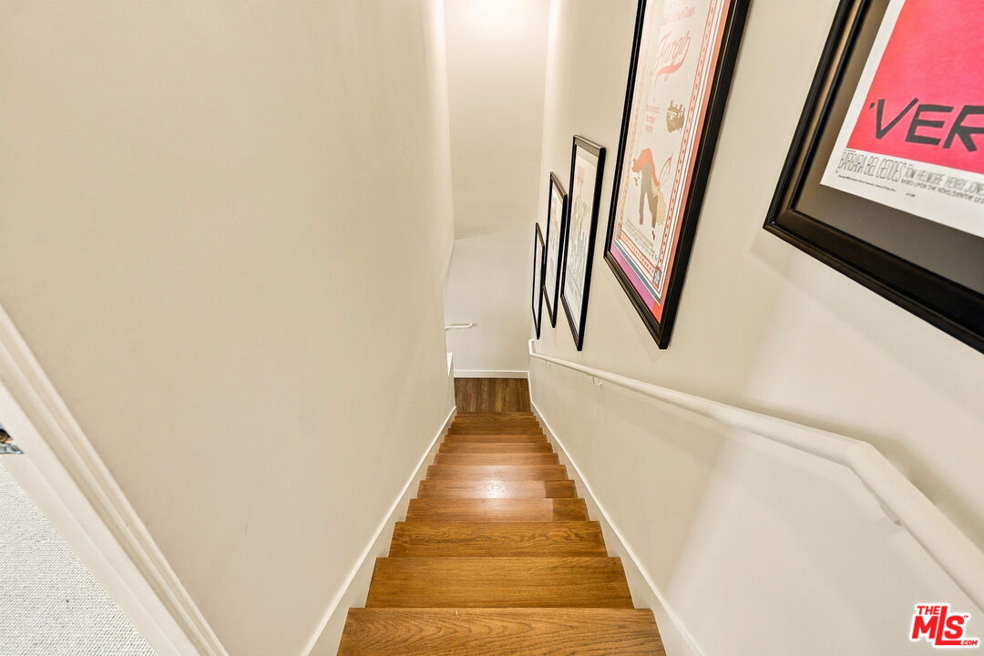 8703 W West Knoll Dr Unit: 104