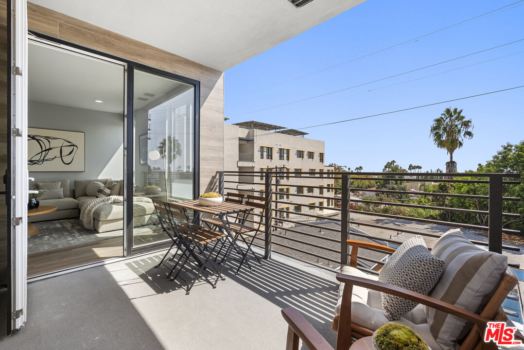 7428 Santa Monica Blvd Unit: 406