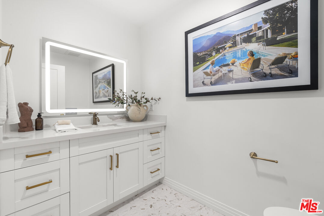 7428 Santa Monica Blvd Unit: 406