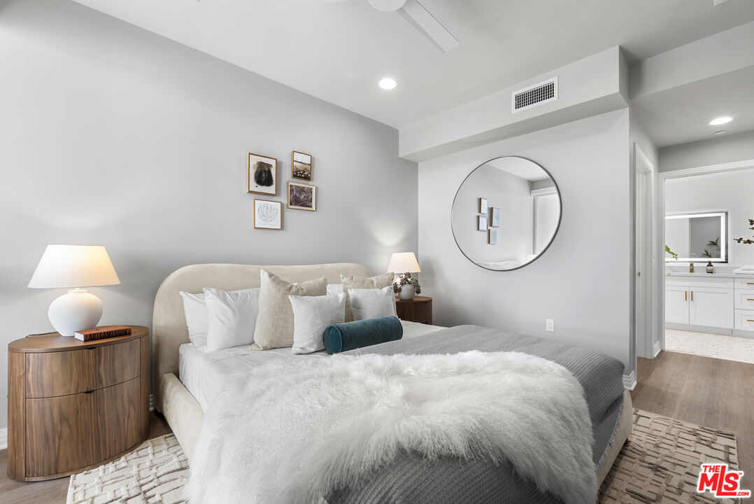 7428 Santa Monica Blvd Unit: 406