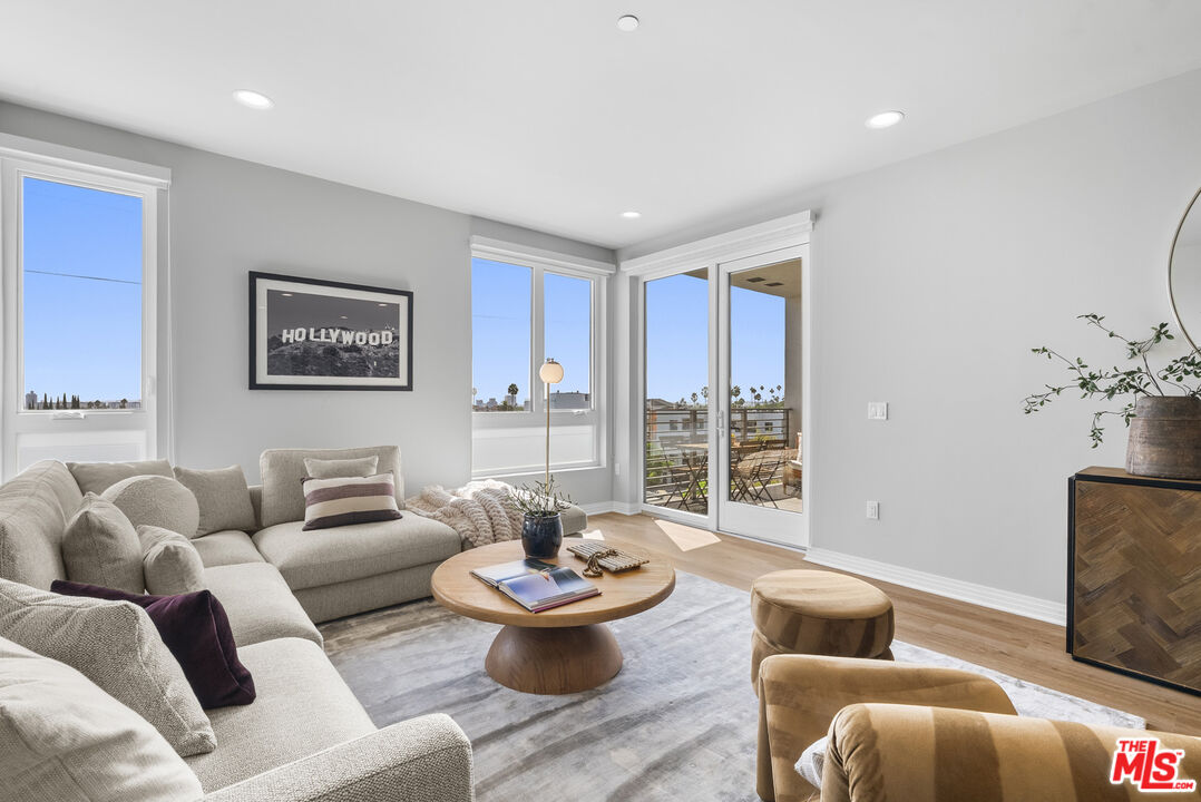 7428 Santa Monica Blvd Unit: 406