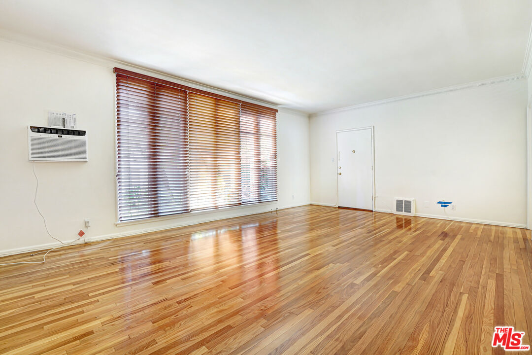 1235 N Crescent Heights Blvd Unit: 3