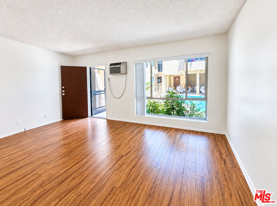 919 N N Alfred St Unit: 3