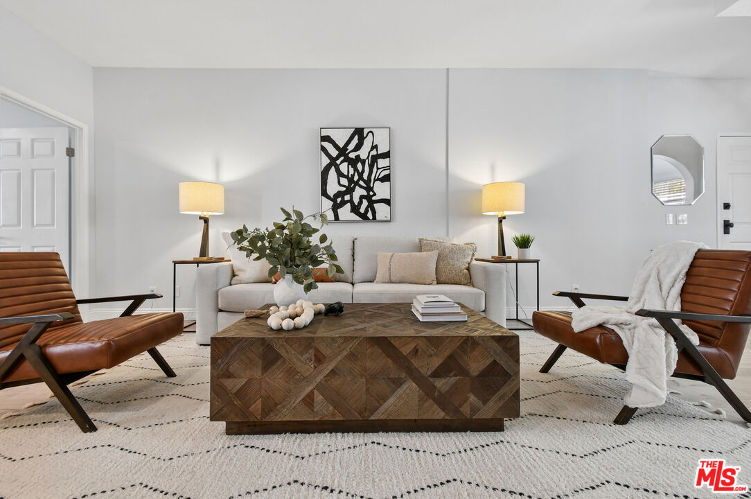 4301 Fulton Ave Unit: 106