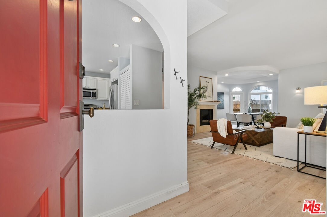 4301 Fulton Ave Unit: 106