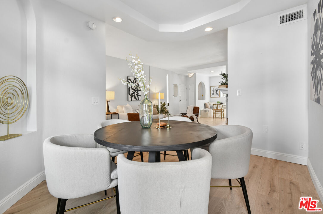 4301 Fulton Ave Unit: 106