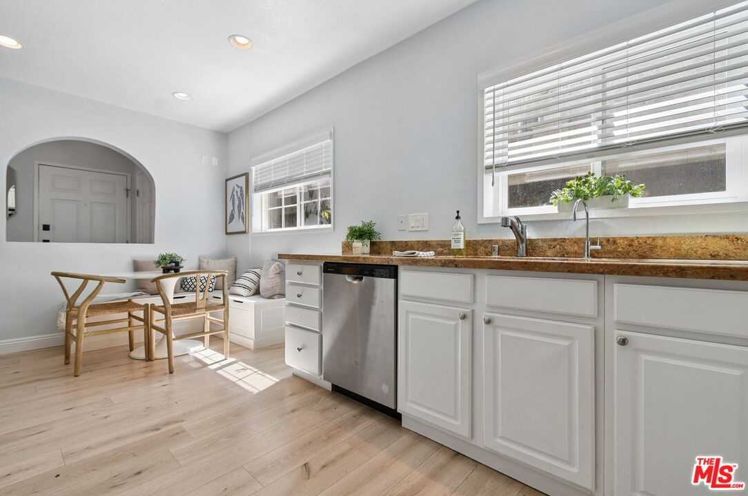 4301 Fulton Ave Unit: 106