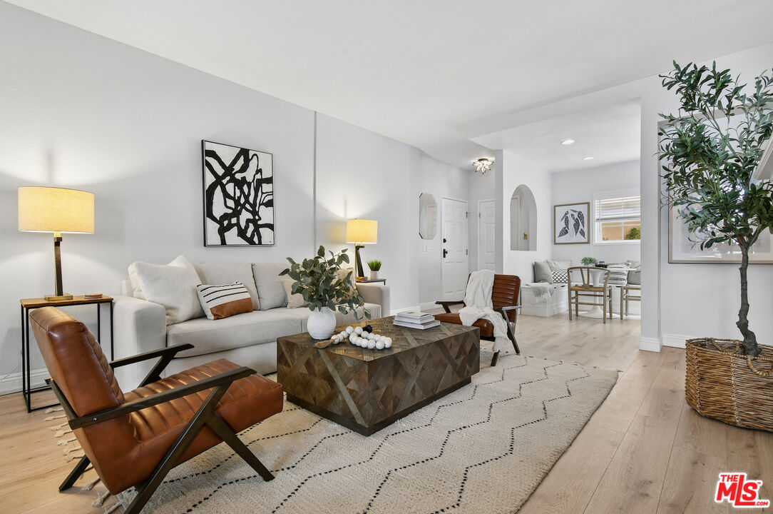 4301 Fulton Ave Unit: 106
