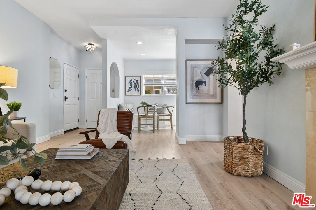 4301 Fulton Ave Unit: 106