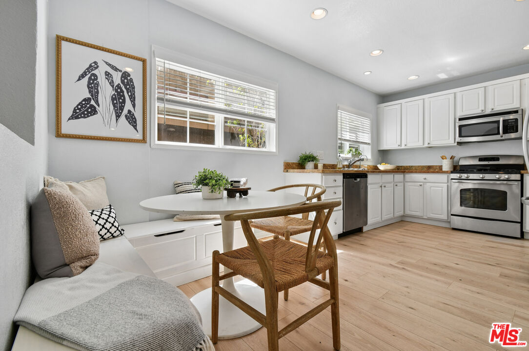4301 Fulton Ave Unit: 106