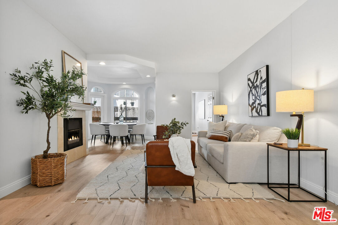4301 Fulton Ave Unit: 106