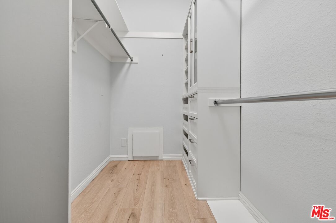 4301 Fulton Ave Unit: 106