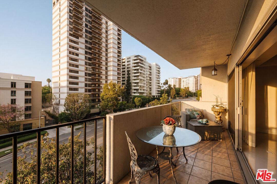 10450 Wilshire Blvd Unit: 4J