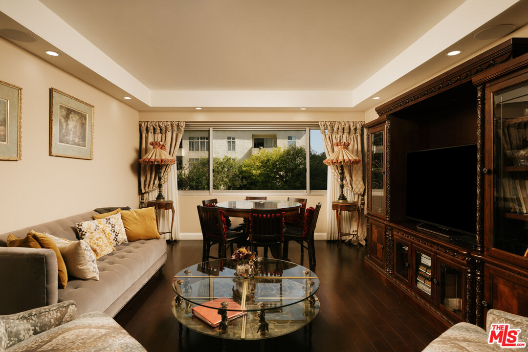10450 Wilshire Blvd Unit: 4J