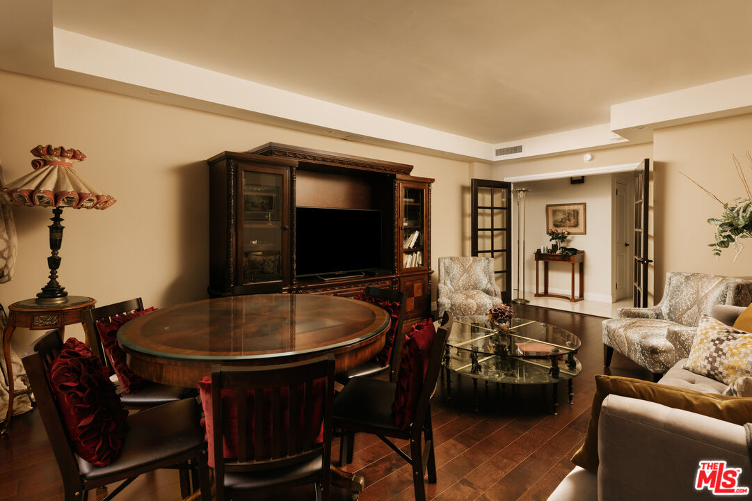 10450 Wilshire Blvd Unit: 4J