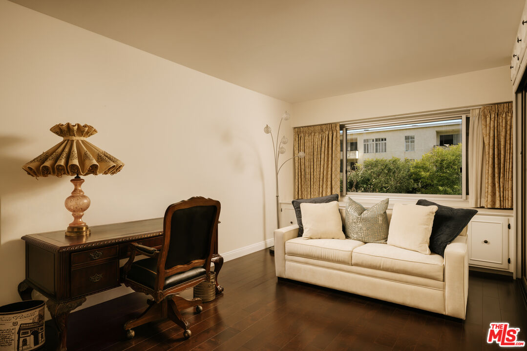 10450 Wilshire Blvd Unit: 4J