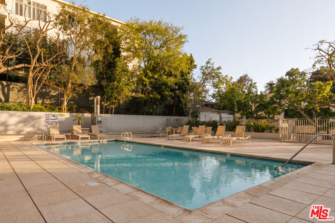 10450 Wilshire Blvd Unit: 4J