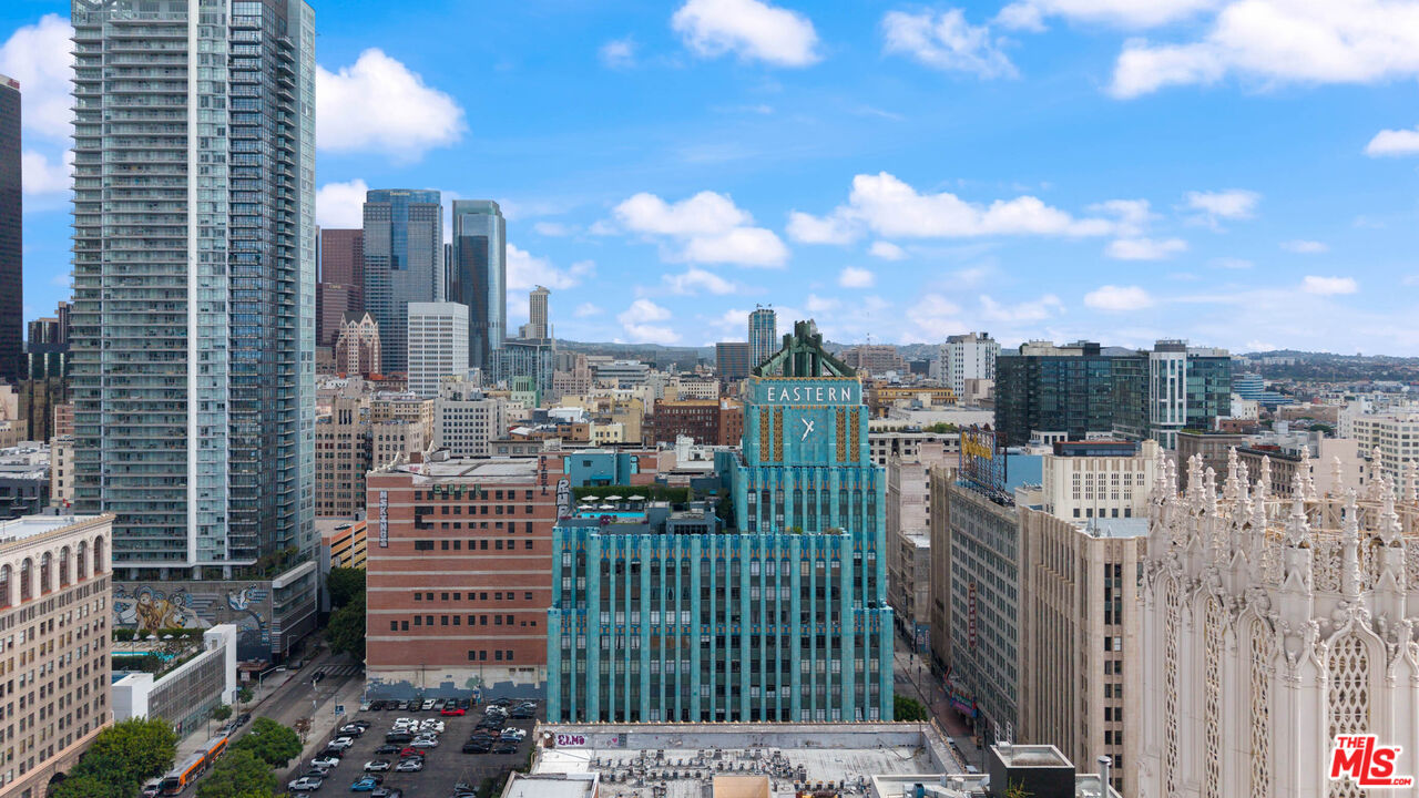 849 S Broadway Unit: M09