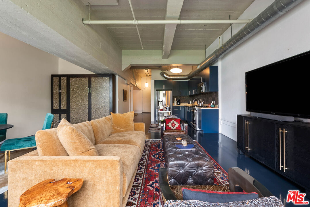 849 S Broadway Unit: M09