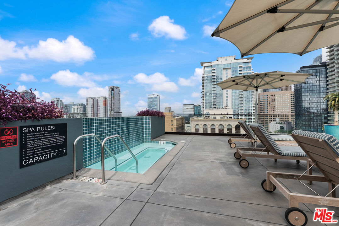 849 S Broadway Unit: M09