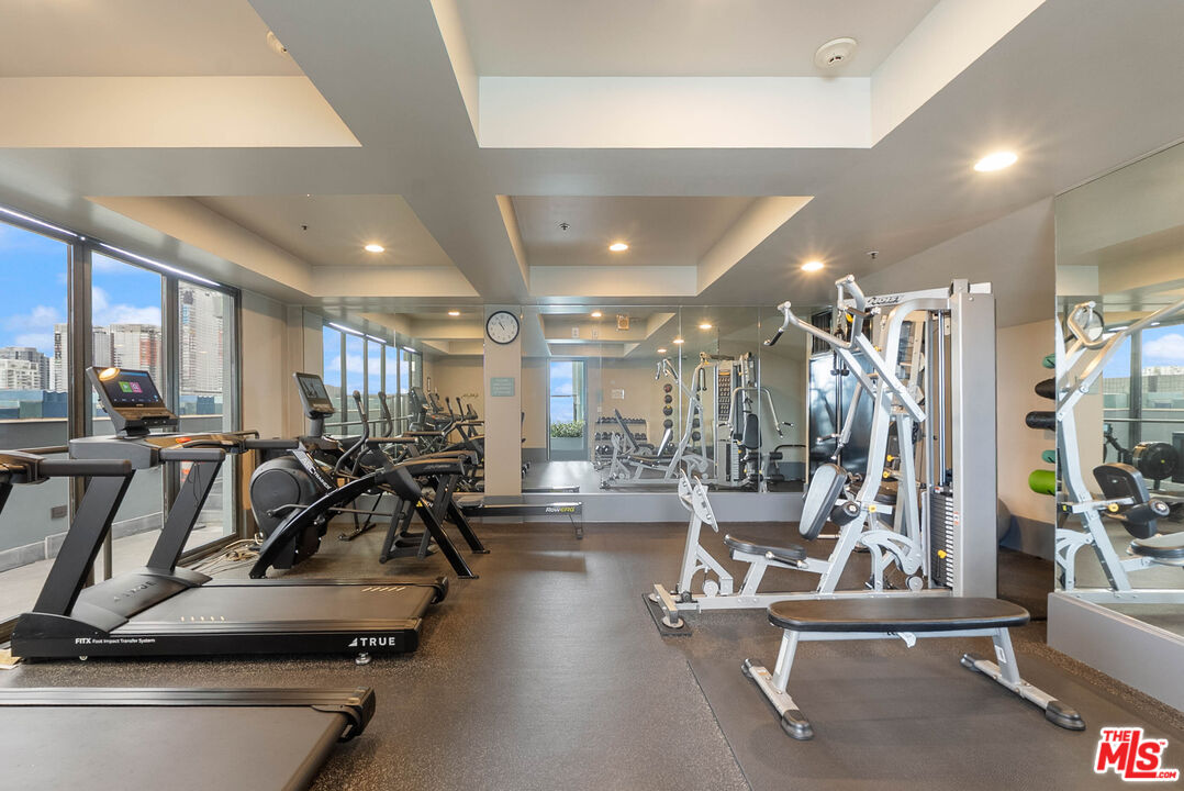 849 S Broadway Unit: M09