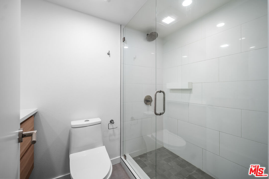 136 S Swall Dr Unit: 4