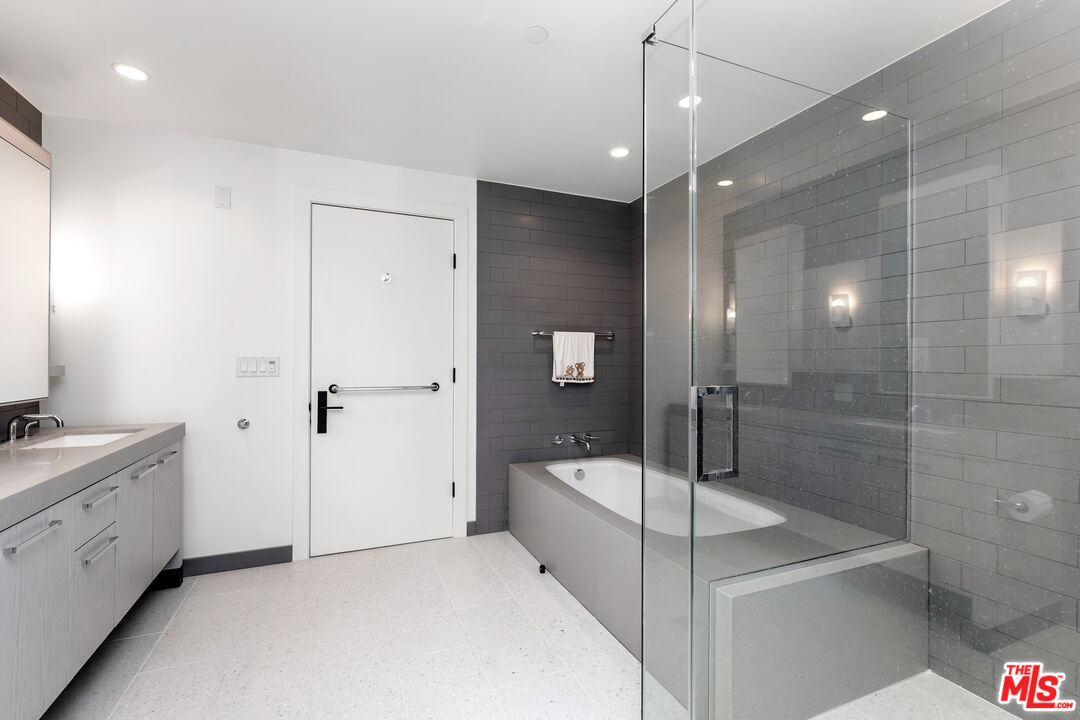 10777 Wilshire Blvd Unit: 603
