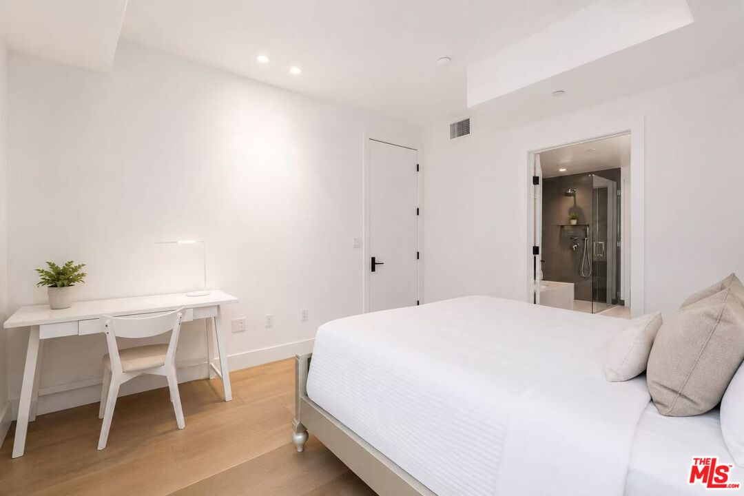 10777 Wilshire Blvd Unit: 603