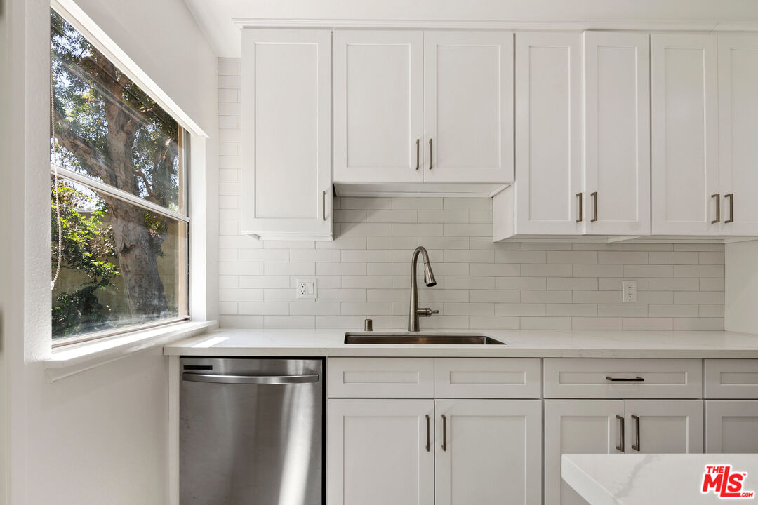 3635 Kalsman Dr Unit: 2