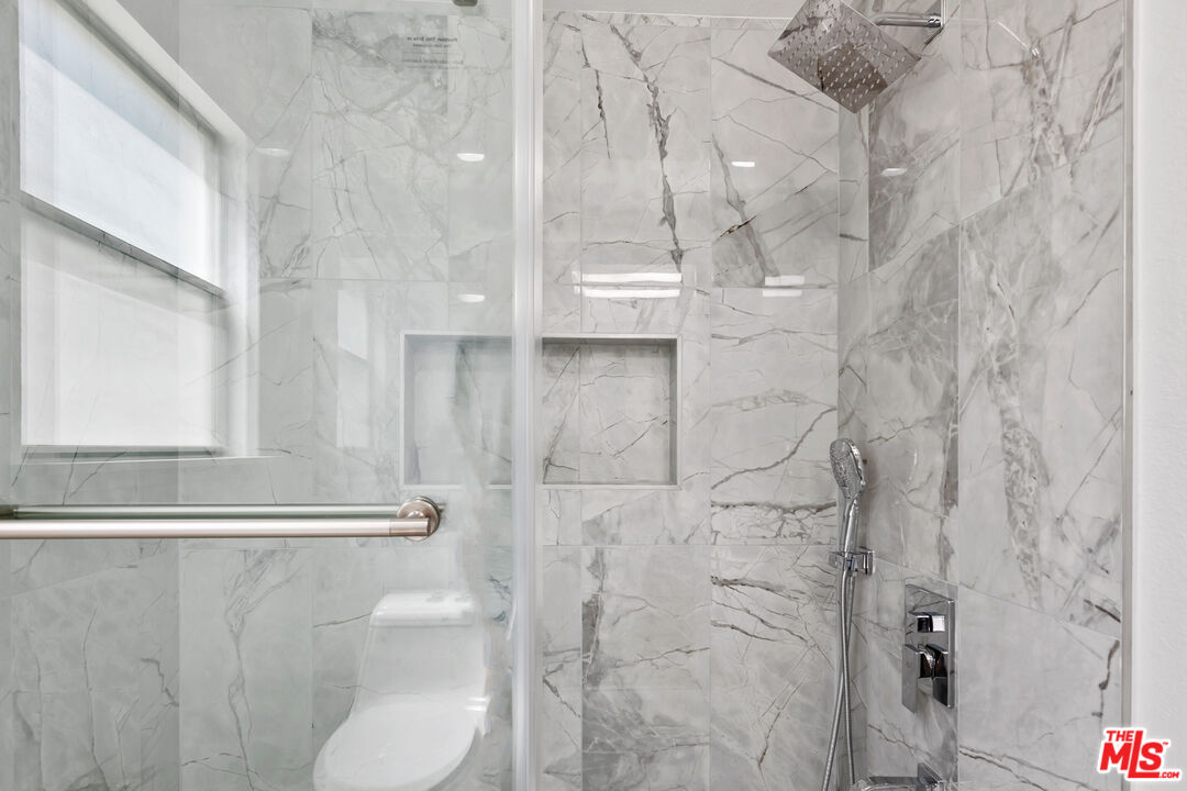 3635 Kalsman Dr Unit: 2