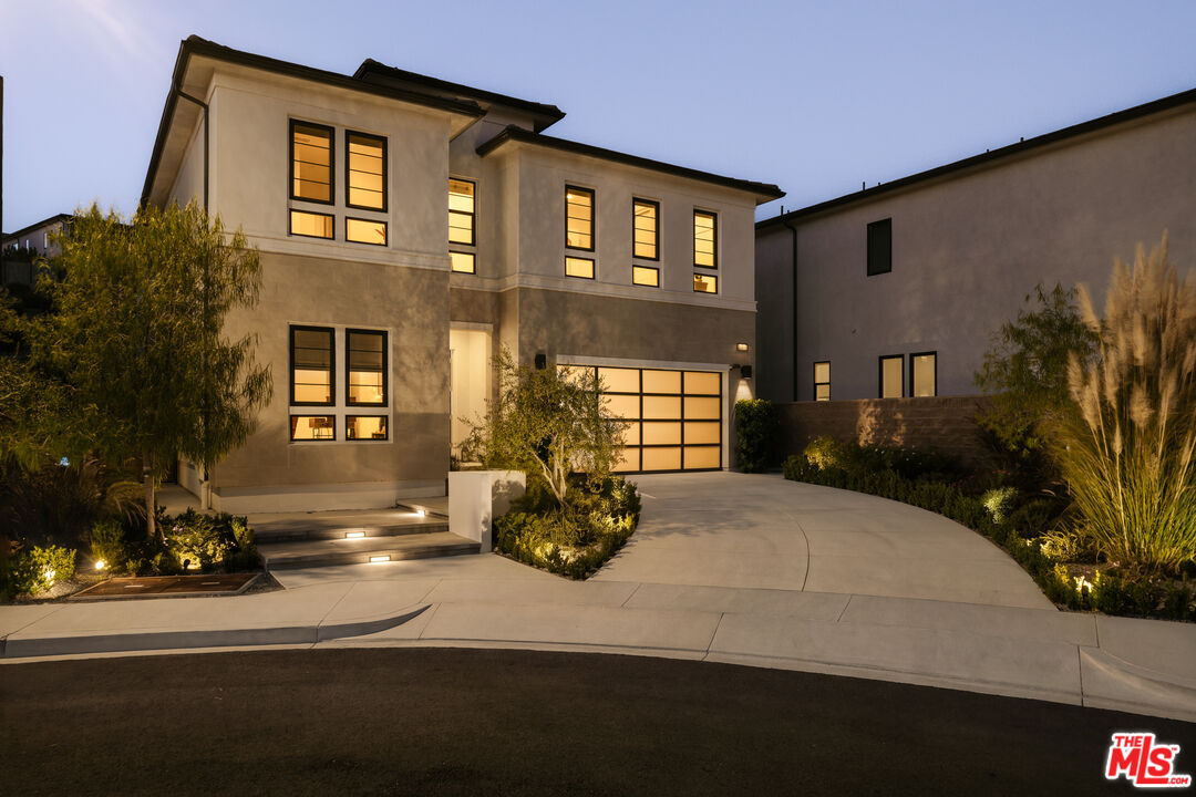 20511 W Hummingbird Ct