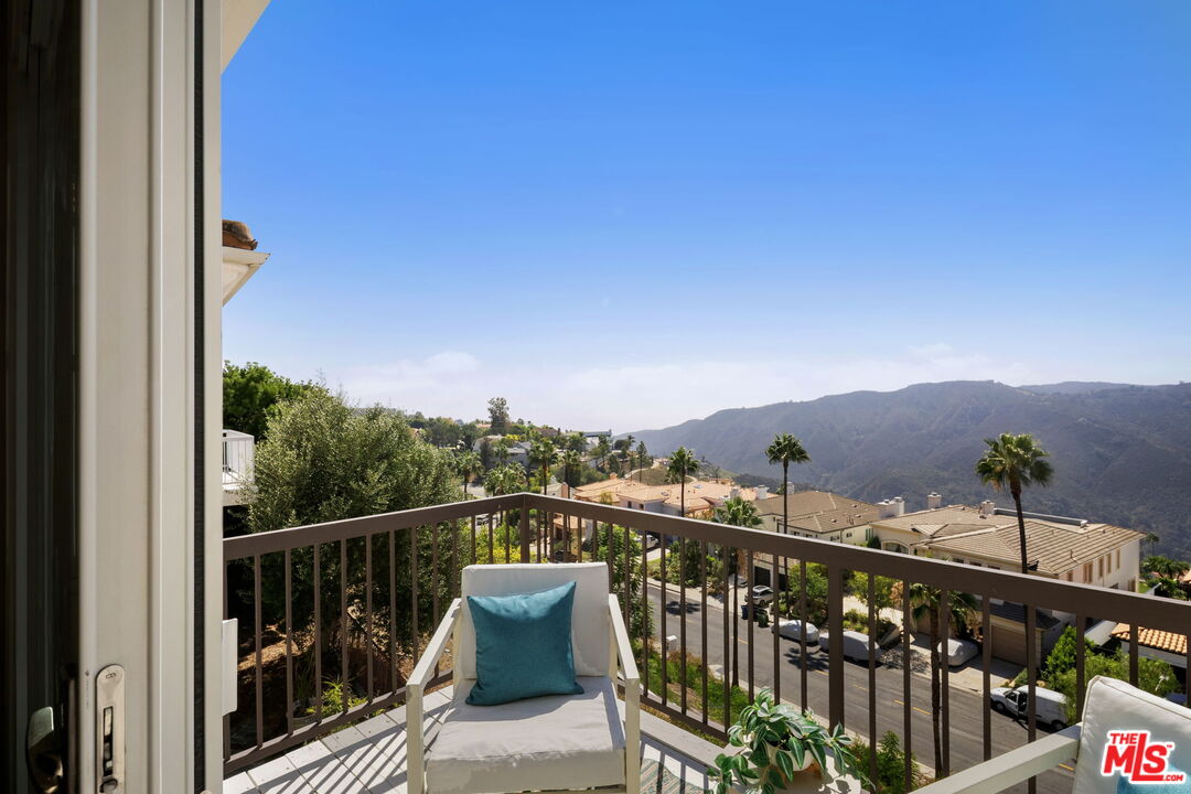 1476 Paseo De Oro
